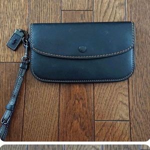 Coach 1941 glove tan clutch wallet. Black beautiful. New